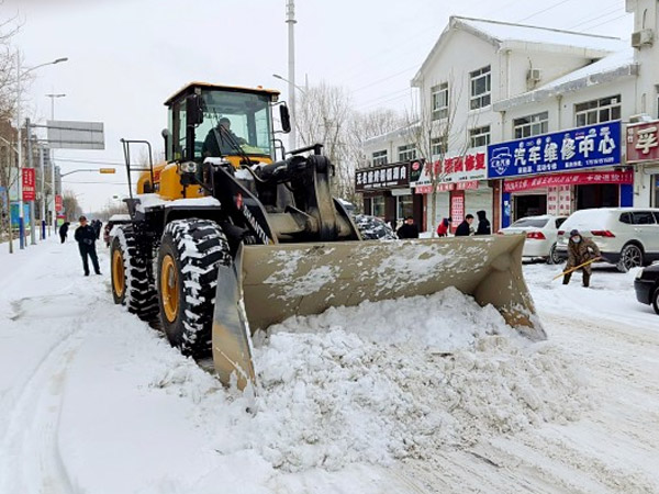 除雪保畅，PG电子·麻将胡了官方网站铁肩道义勇担重任！